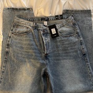 Fashion Nova - Crossover Straight Leg Jeans